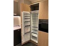 Mk valencia hoekopgestelde showroomkeuken met kastenwand - afbeelding 17 van  31