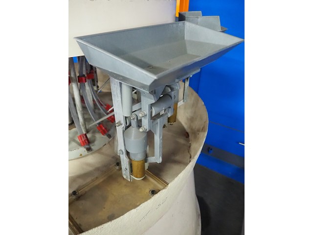 Moba - afbeelding 4 van  8