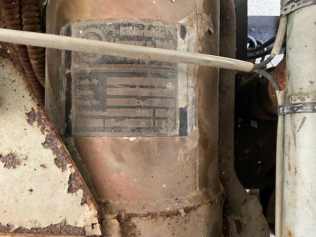 Mobiel 250 kva v12 dieselaggregaat - afbeelding 21 van  29