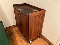Mobiel houten servicemeubel - afbeelding 1 van  5