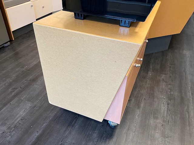 Mobiel keuken meubel - afbeelding 2 van  3