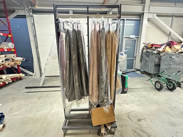 Mobiel kledingrek - afbeelding 1 van  4