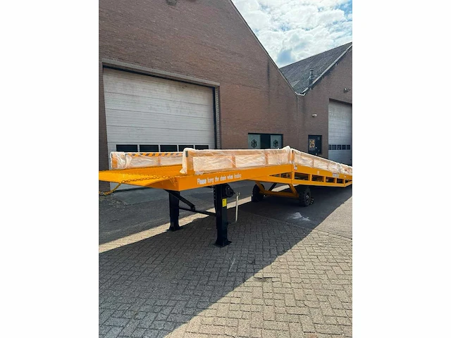 Mobiel laaddock - 6ton laadvermogen - 1130 cm lang- laadbrug verrijdbaar - afbeelding 5 van  10