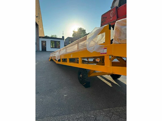 Mobiel laaddock - 6ton laadvermogen - 1130 cm lang- laadbrug verrijdbaar - afbeelding 7 van  10
