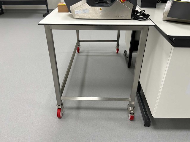 Mobiel laboratoriumwerkbord - afbeelding 2 van  2