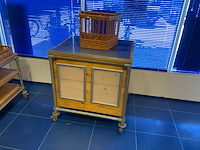 Mobiel verkoopmeubel met stokbrodenmand - afbeelding 1 van  8