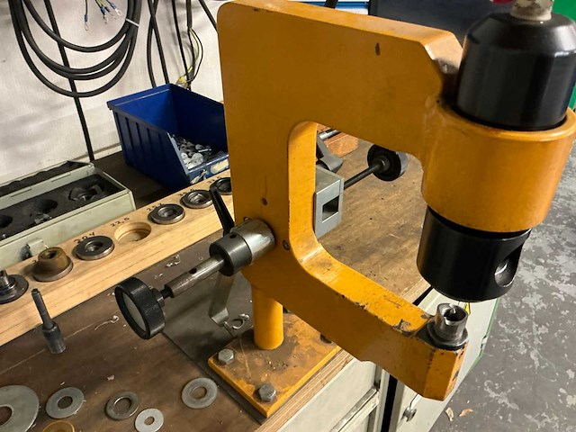 Mobiel werkstation met häwa hydraulische pers - afbeelding 3 van  20