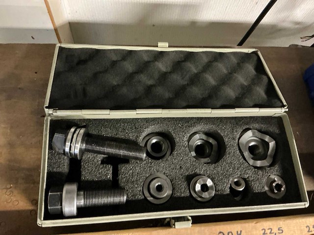 Mobiel werkstation met häwa hydraulische pers - afbeelding 4 van  20