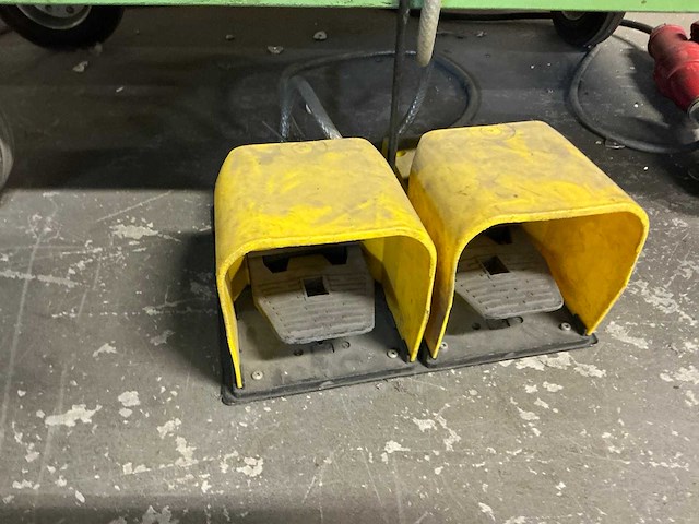 Mobiel werkstation met häwa hydraulische pers - afbeelding 9 van  20