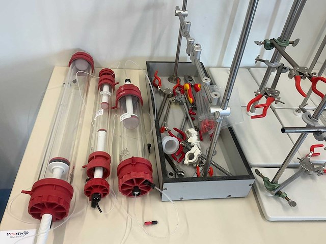 Mobiel werkstation met inhoud - afbeelding 1 van  2