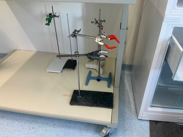 Mobiel werkstation met inhoud - afbeelding 4 van  6