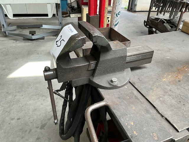 Mobiel werkstation met lasapparaat - afbeelding 2 van  14