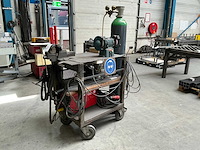 Mobiel werkstation met lasapparaat