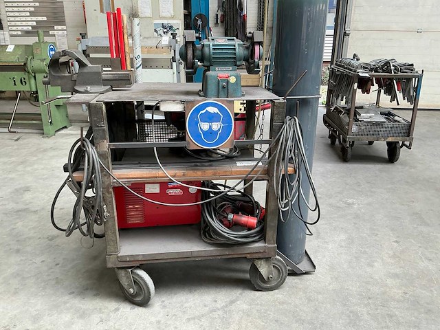 Mobiel werkstation met lasapparaat - afbeelding 7 van  14