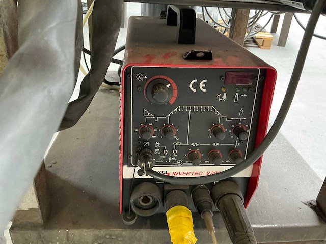 Mobiel werkstation met lasapparaat - afbeelding 11 van  14