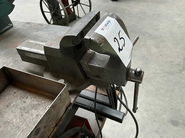 Mobiel werkstation met lasapparaat - afbeelding 14 van  14
