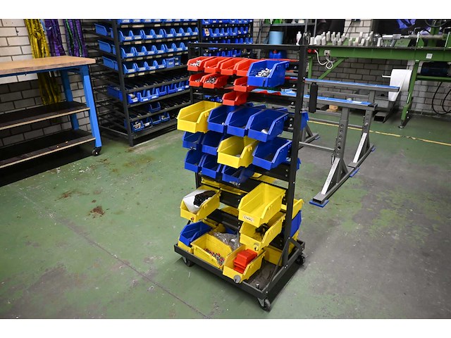 Mobiele assortiment voorraadwagen met (rvs) installatiematerialen - afbeelding 1 van  8
