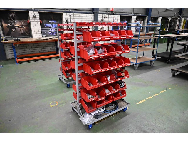 Mobiele assortiment voorraadwagen met (rvs) installatiematerialen - afbeelding 1 van  7