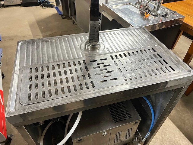 Mobiele bar - tapinstallatie - afbeelding 5 van  6