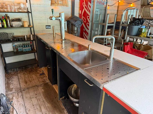 Mobiele bar met tap - afbeelding 6 van  16