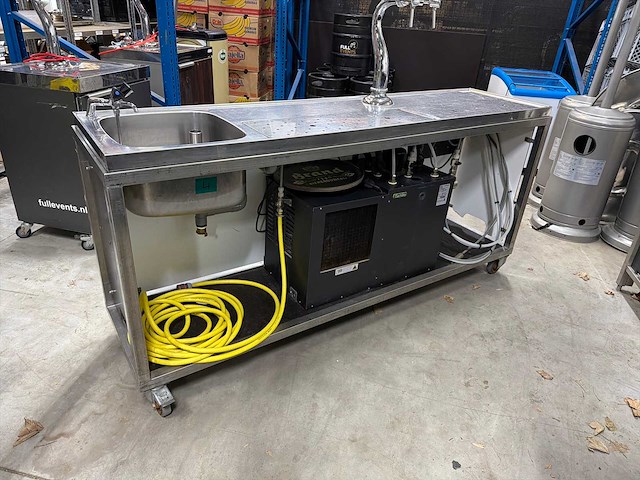 Mobiele bar met tap - afbeelding 3 van  7
