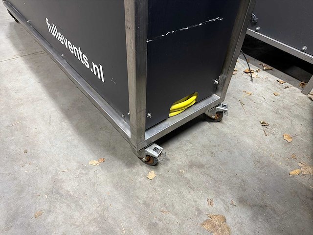 Mobiele bar met tap - afbeelding 3 van  9