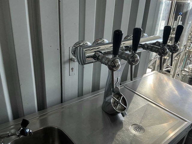 Mobiele biertap 4 kops voor speciaalbier op wielen - afbeelding 7 van  15