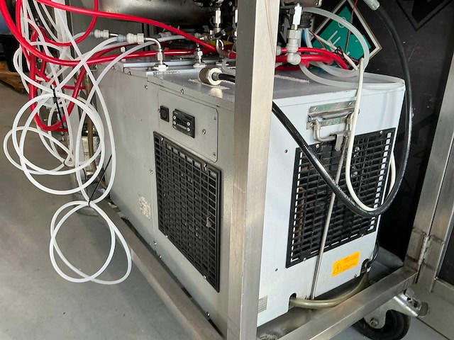 Mobiele biertap 4 kops voor speciaalbier op wielen - afbeelding 11 van  15