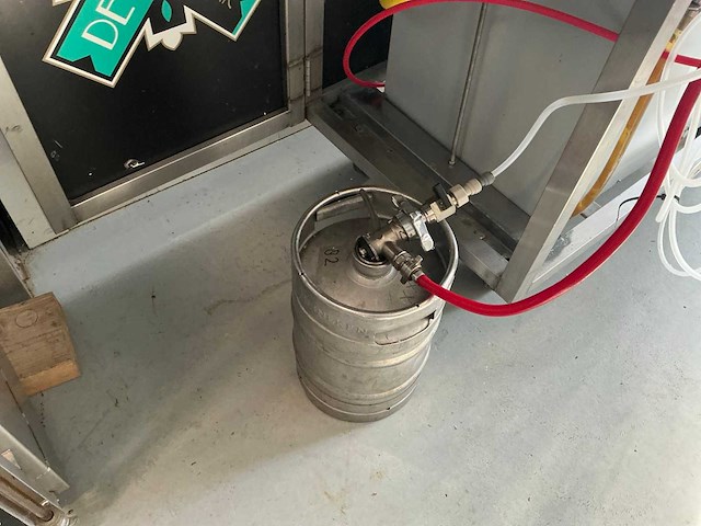 Mobiele biertap 4 kops voor speciaalbier op wielen - afbeelding 12 van  15
