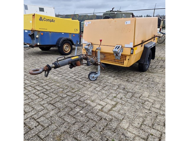 Mobiele compressor, atlas-copco - afbeelding 1 van  29