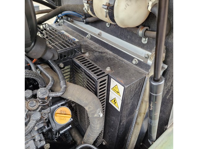 Mobiele compressor, ingersoll-rand, typer1075f726, 2003 - afbeelding 2 van  32