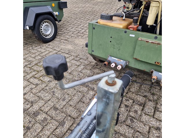 Mobiele compressor, ingersoll-rand, typer1075f726, 2003 - afbeelding 15 van  32