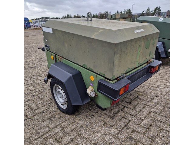 Mobiele compressor, ingersoll-rand, typer1075f726, 2003 - afbeelding 27 van  32