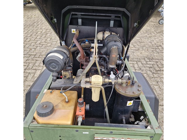 Mobiele compressor, ingersoll-rand, typer1075f726, 2003 - afbeelding 29 van  32