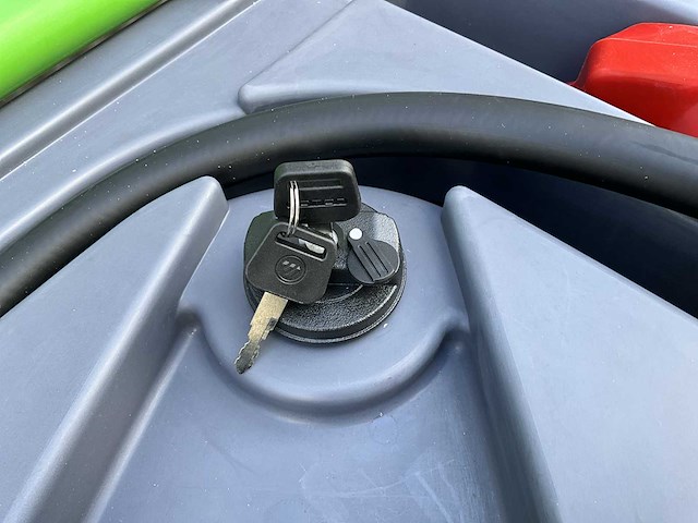 Mobiele dieseltank met elektrische 12 volt pomp, 200 liter - afbeelding 3 van  14