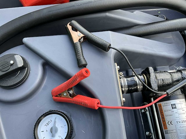 Mobiele dieseltank met elektrische 12 volt pomp, 200 liter - afbeelding 13 van  14