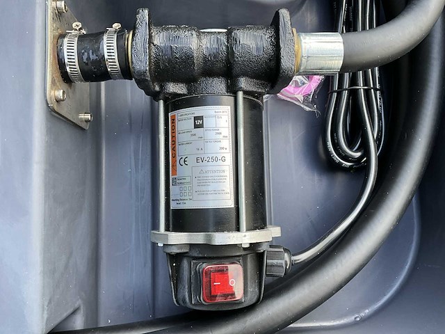 Mobiele dieseltank met elektrische 12 volt pomp, 200 liter - afbeelding 8 van  9