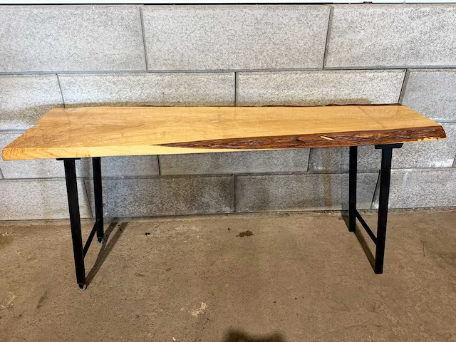 Mobiele epoxy boomstamtafel - afbeelding 5 van  11