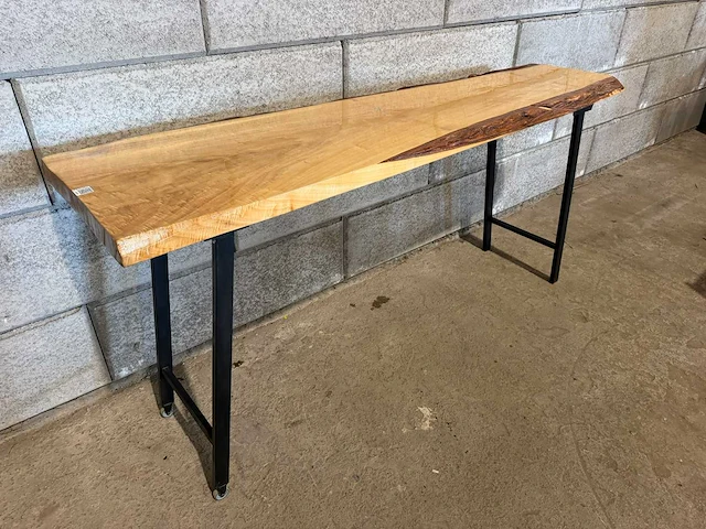 Mobiele epoxy boomstamtafel - afbeelding 10 van  11