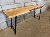 Mobiele epoxy boomstamtafel - afbeelding 10 van  11
