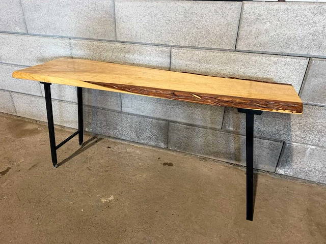 Mobiele epoxy boomstamtafel - afbeelding 11 van  11