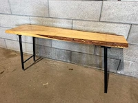 Mobiele epoxy boomstamtafel - afbeelding 11 van  11