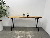 Mobiele epoxy boomstamtafel - afbeelding 3 van  6