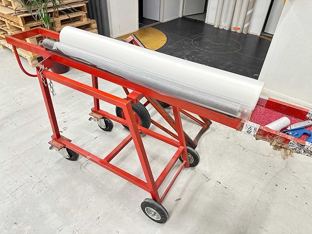 Mobiele foliedispenser en tapijtrollerwagen - afbeelding 3 van  5