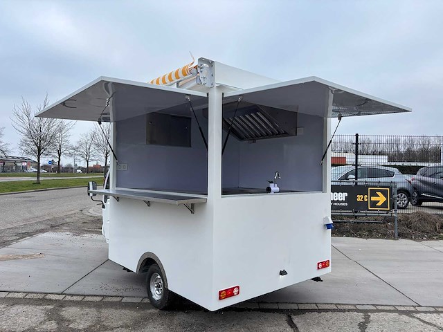 Mobiele foodtruck - foodtruck - 2026 - afbeelding 21 van  23