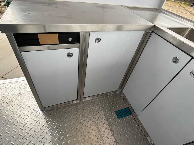 Mobiele foodtruck - foodtruck - 2026 - afbeelding 6 van  22