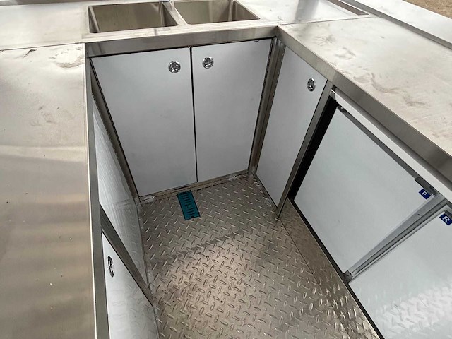 Mobiele foodtruck - foodtruck - 2026 - afbeelding 7 van  22