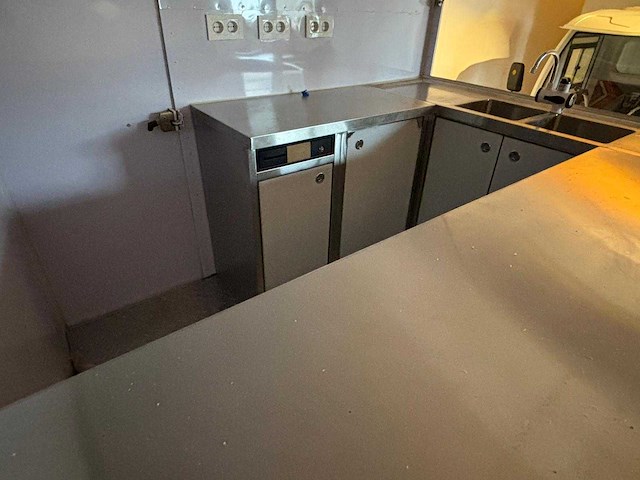 Mobiele foodtruck - foodtruck - 2026 - afbeelding 15 van  22