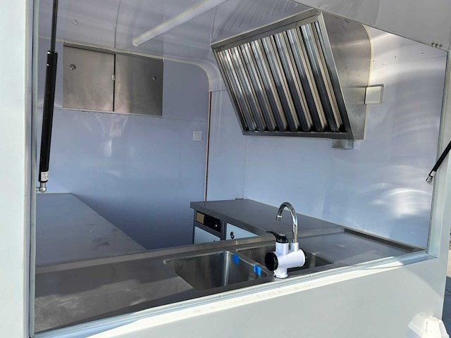 Mobiele foodtruck - foodtruck - 2026 - afbeelding 21 van  24