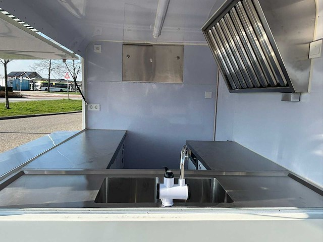 Mobiele foodtruck - foodtruck - 2026 - afbeelding 24 van  24